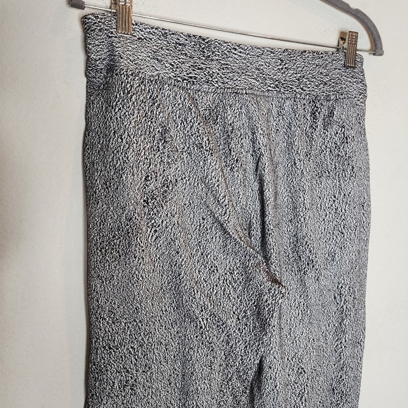 Lululemon Ready To Rulu Pant Jacquard White Black. Size 10 - Picture 16 of 16